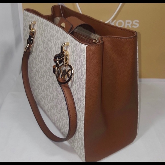 ✅✅ SOLD ✅✅ - Picture 3 of 8